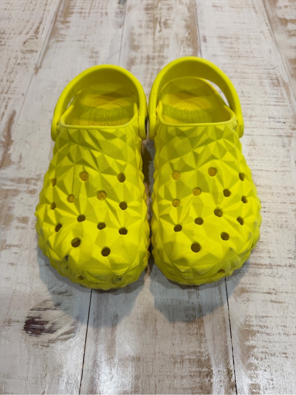 CROCS Kids Highlighter Yellow Geometric Clogs with Heel Strap M 4 / W 6